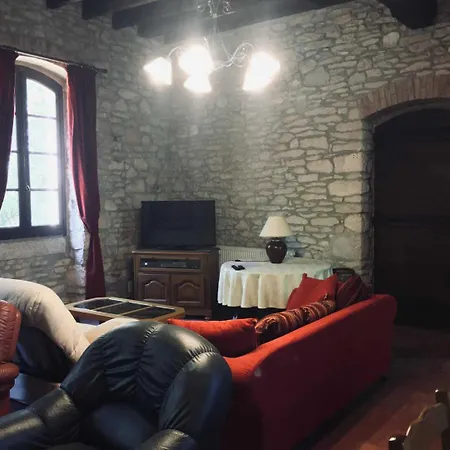 Ancienne Ecole De Moncere 別荘 *