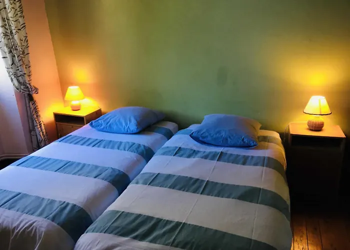 Ancienne Ecole De Moncere Feriehus